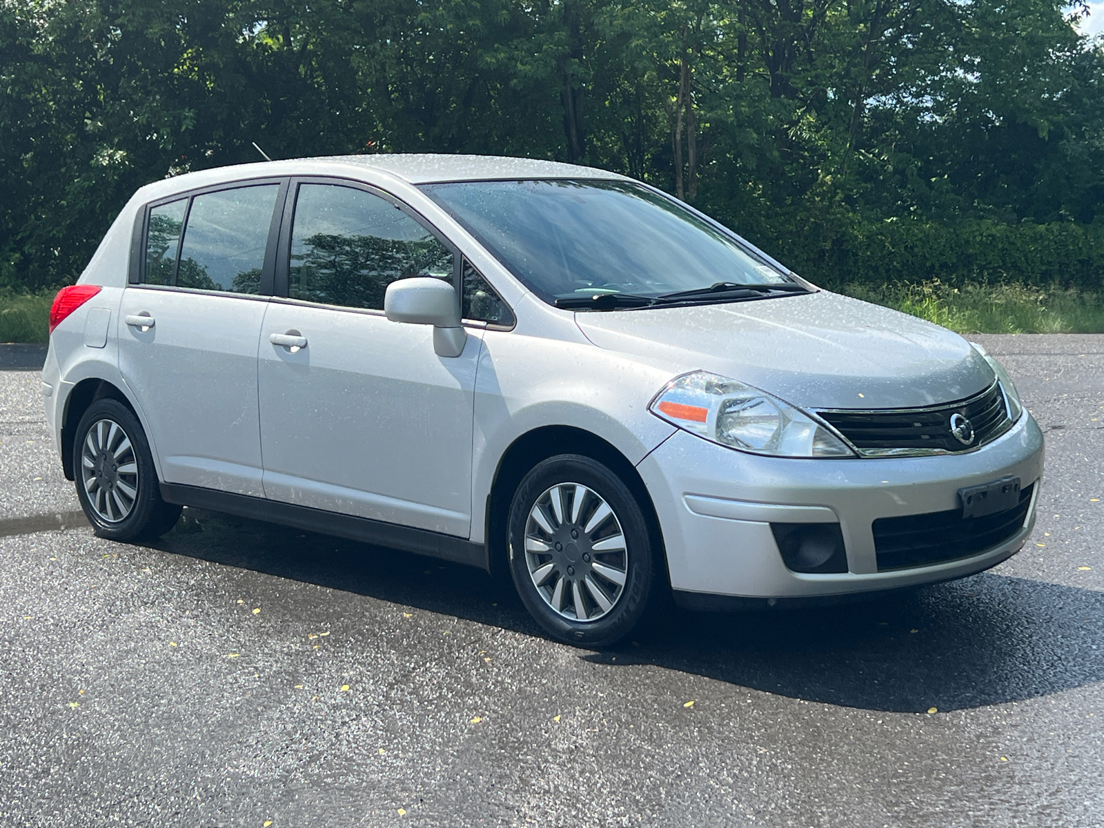 2012 Nissan Versa  1