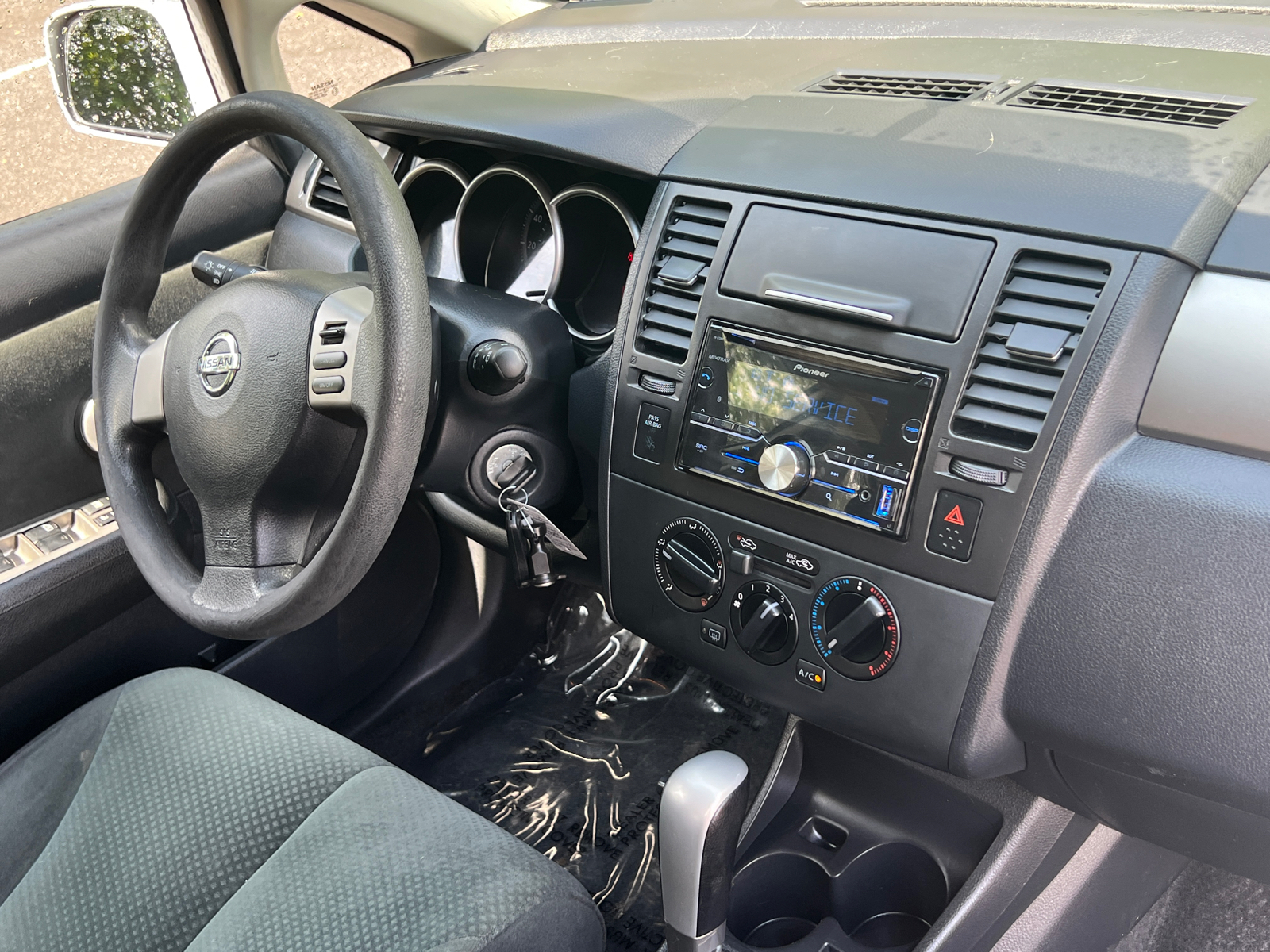 2012 Nissan Versa  10