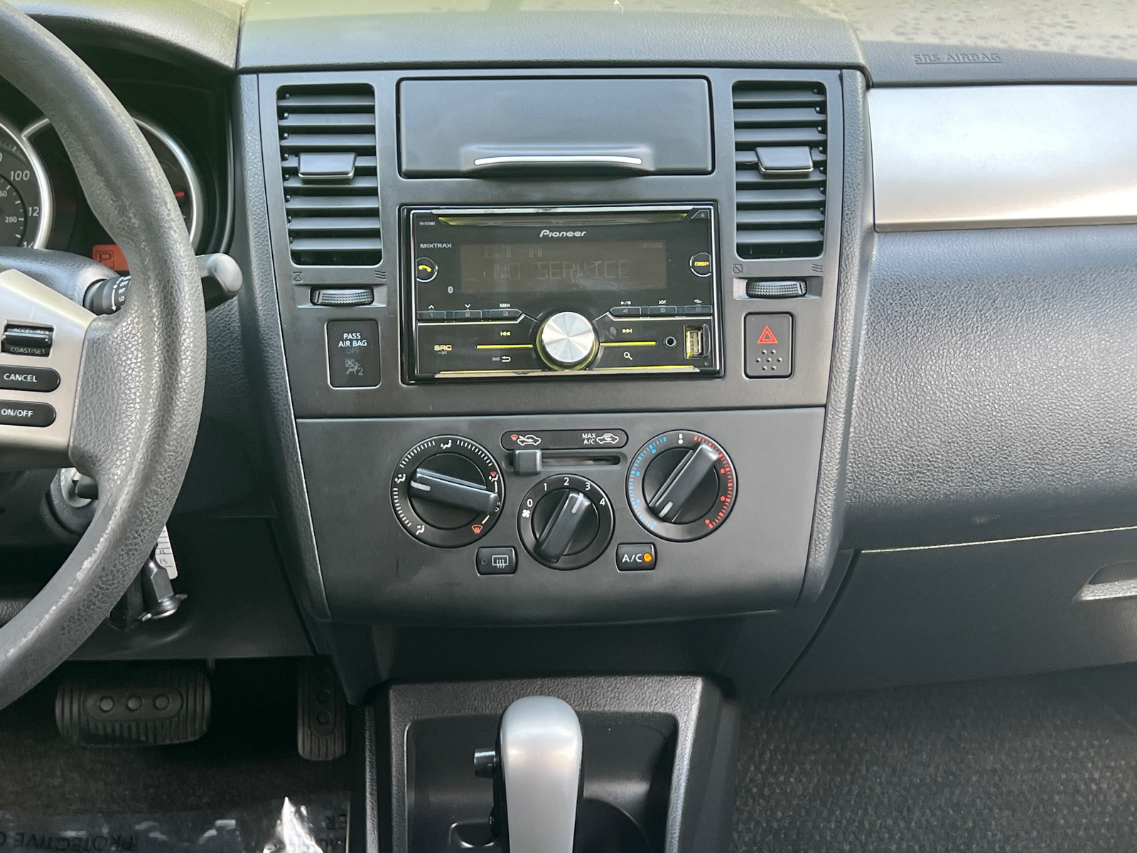 2012 Nissan Versa  18