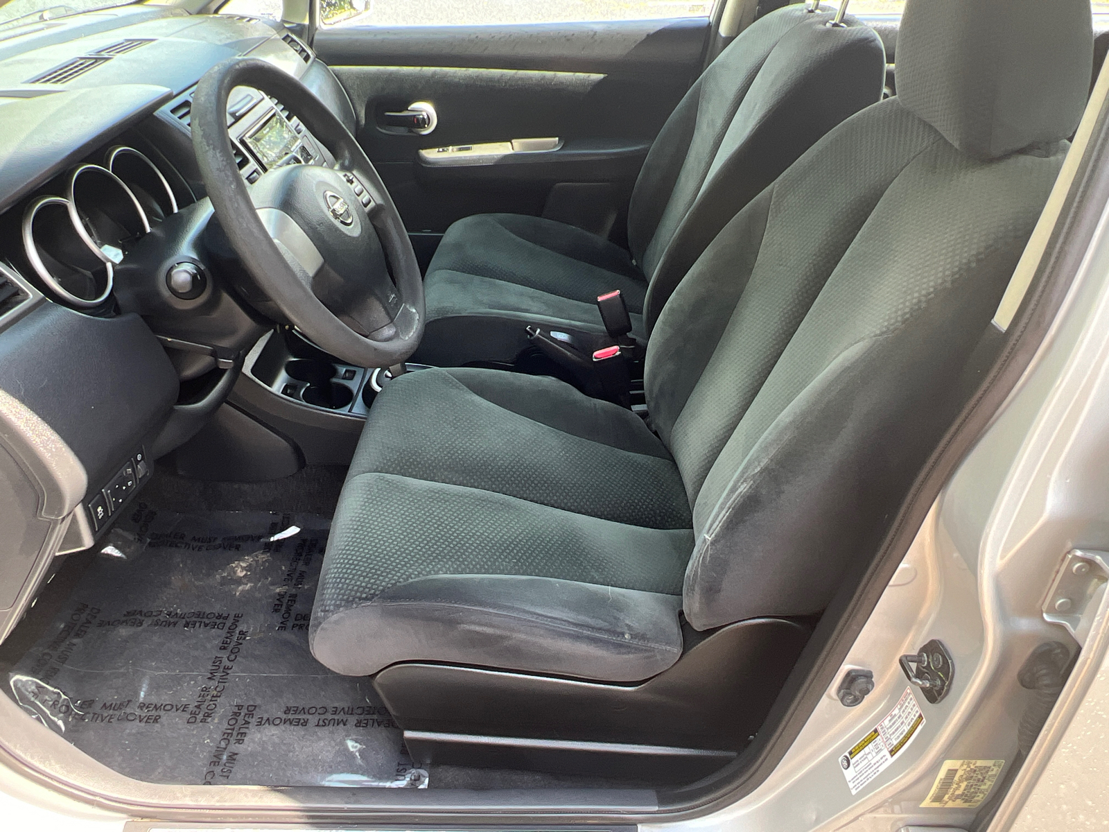 2012 Nissan Versa  21