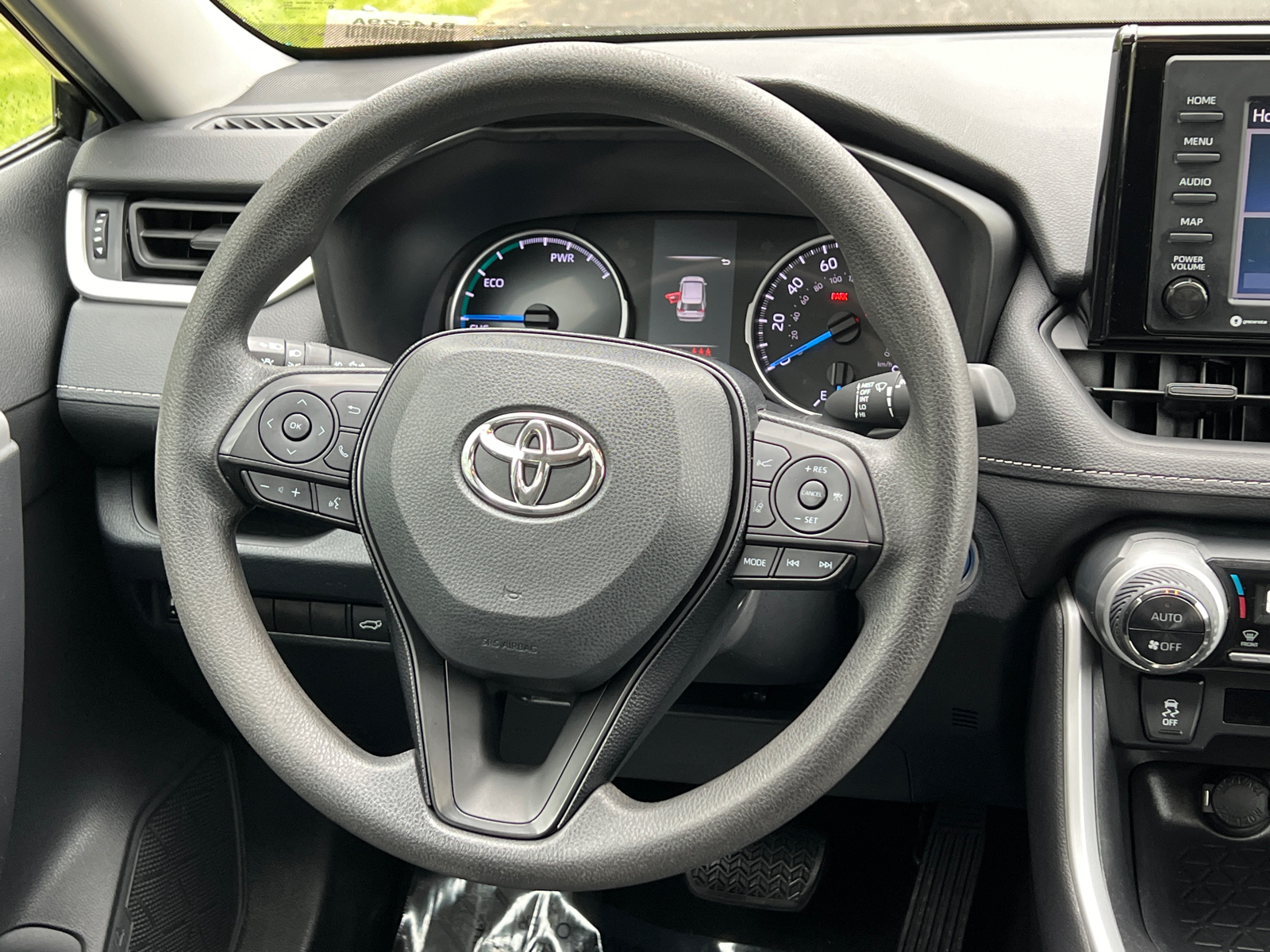 2020 Toyota RAV4 Hybrid XLE 19