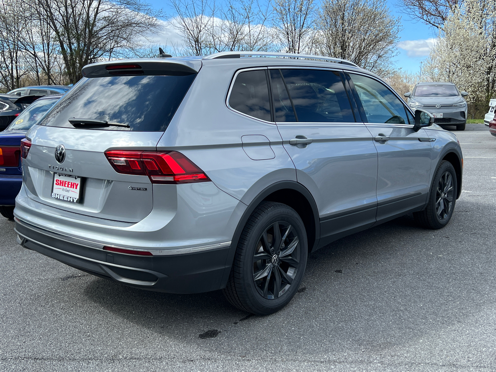 2024 Volkswagen Tiguan 2.0T SE 3