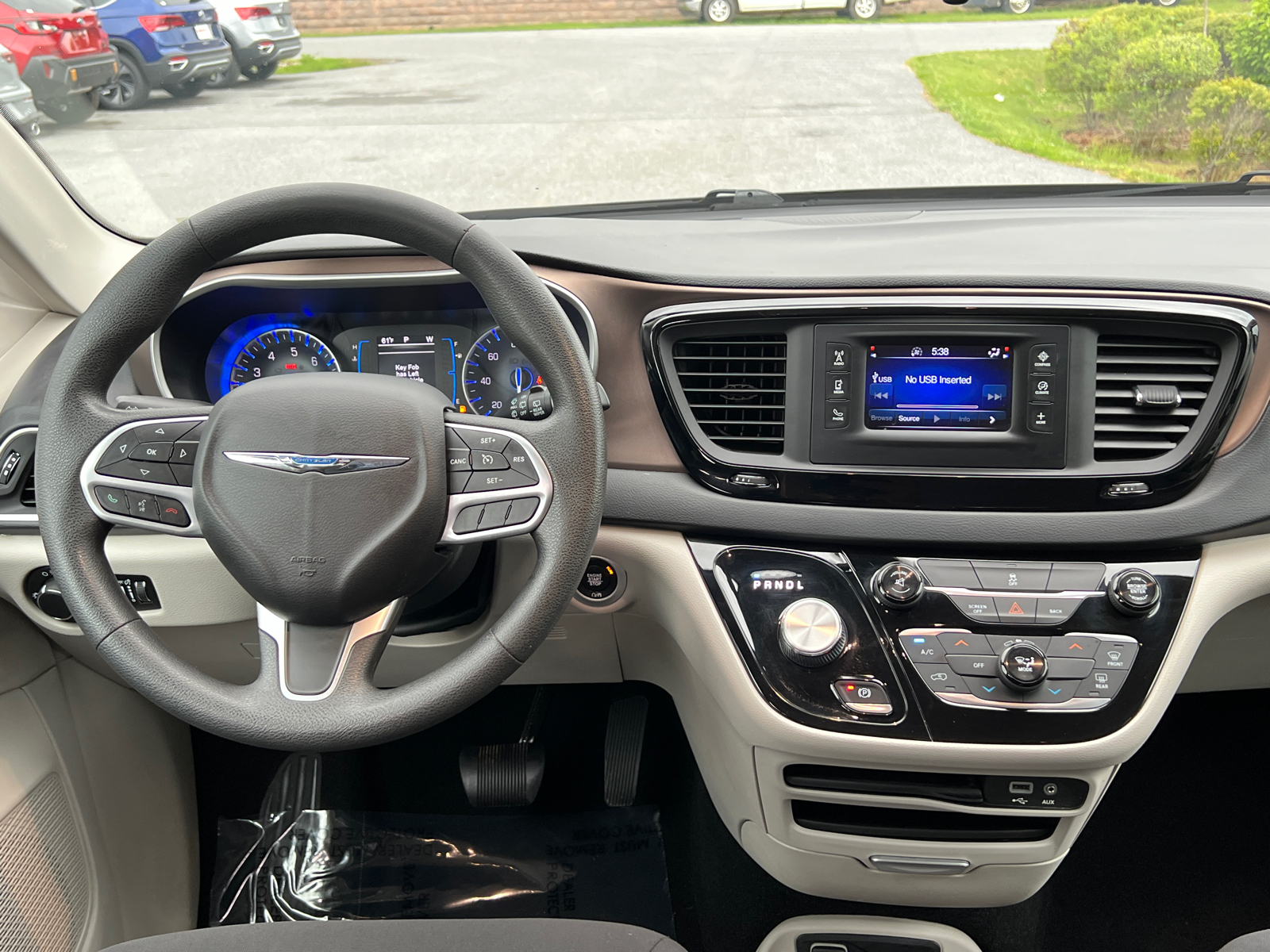 2017 Chrysler Pacifica LX 17
