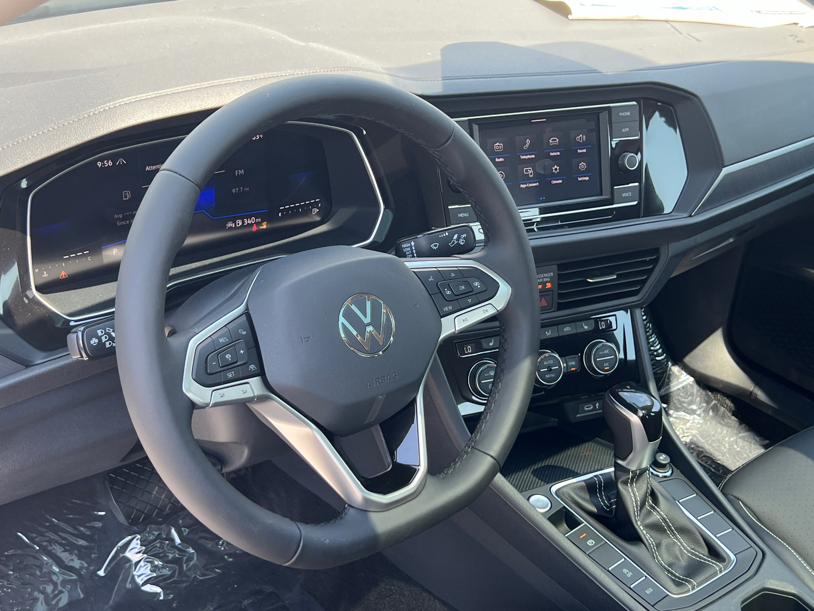 2024 Volkswagen Jetta 1.5T SE 14