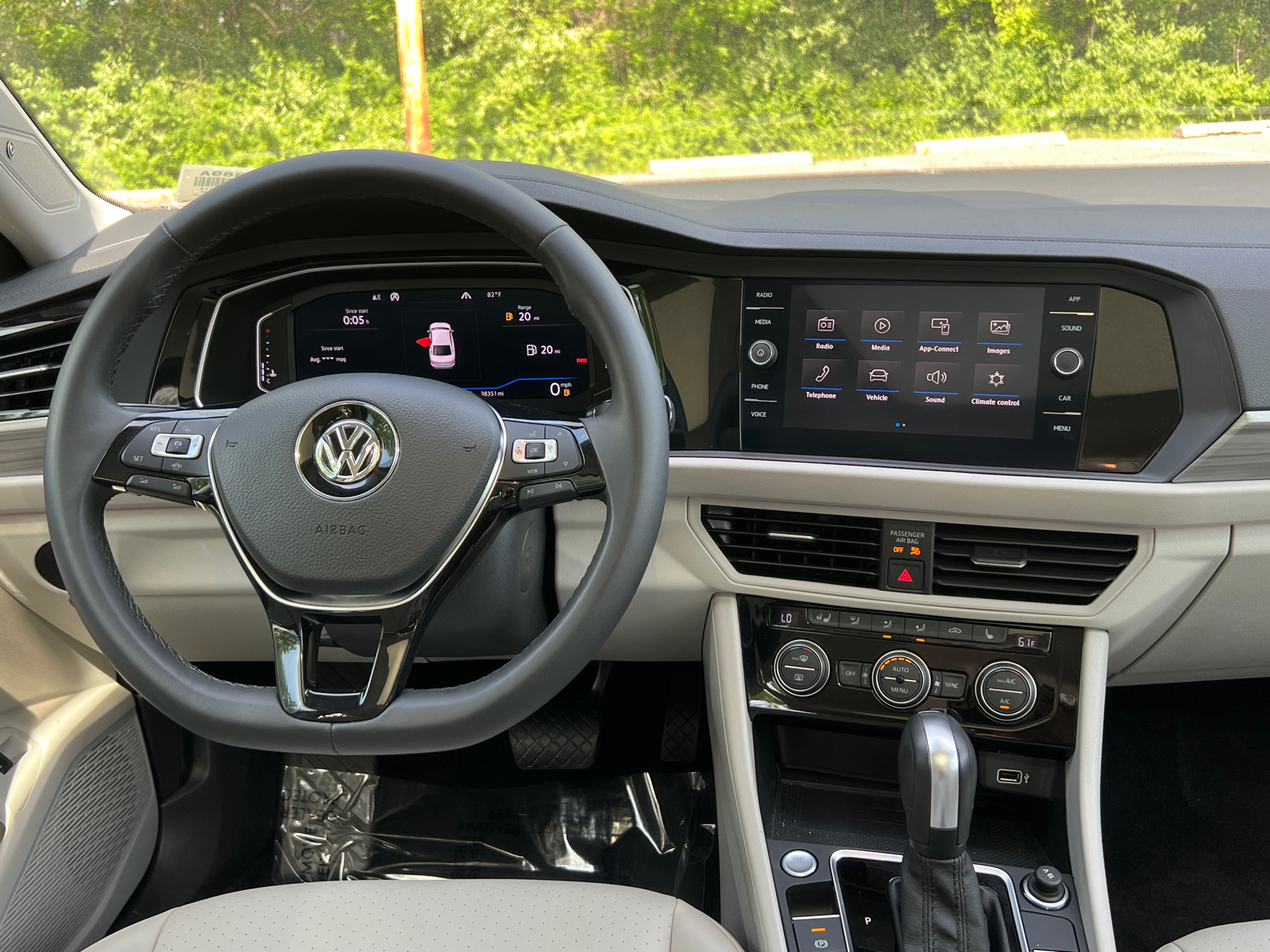 2020 Volkswagen Jetta SEL 16