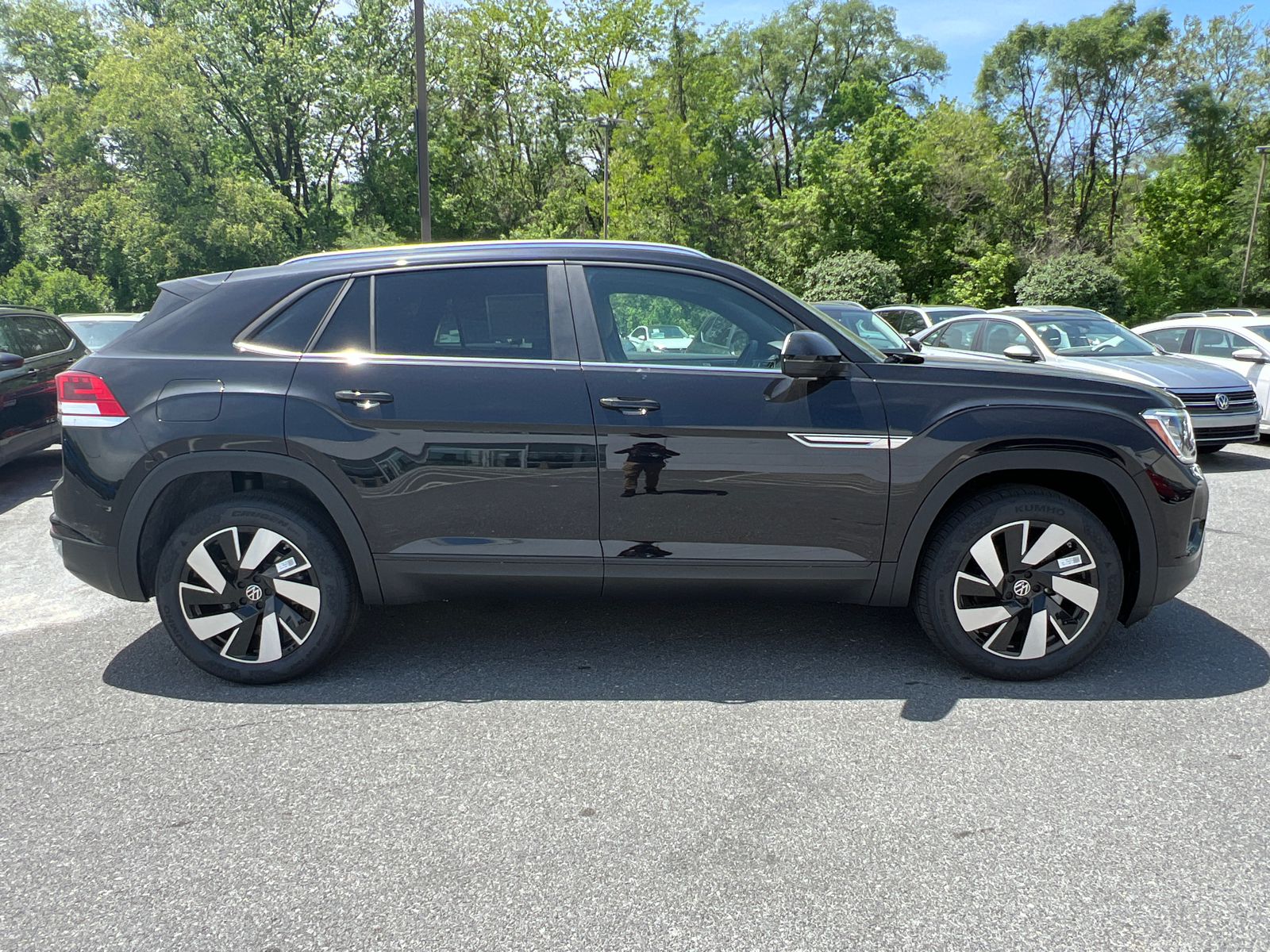 2024 Volkswagen Atlas Cross Sport 2.0T SE w/Technology 4