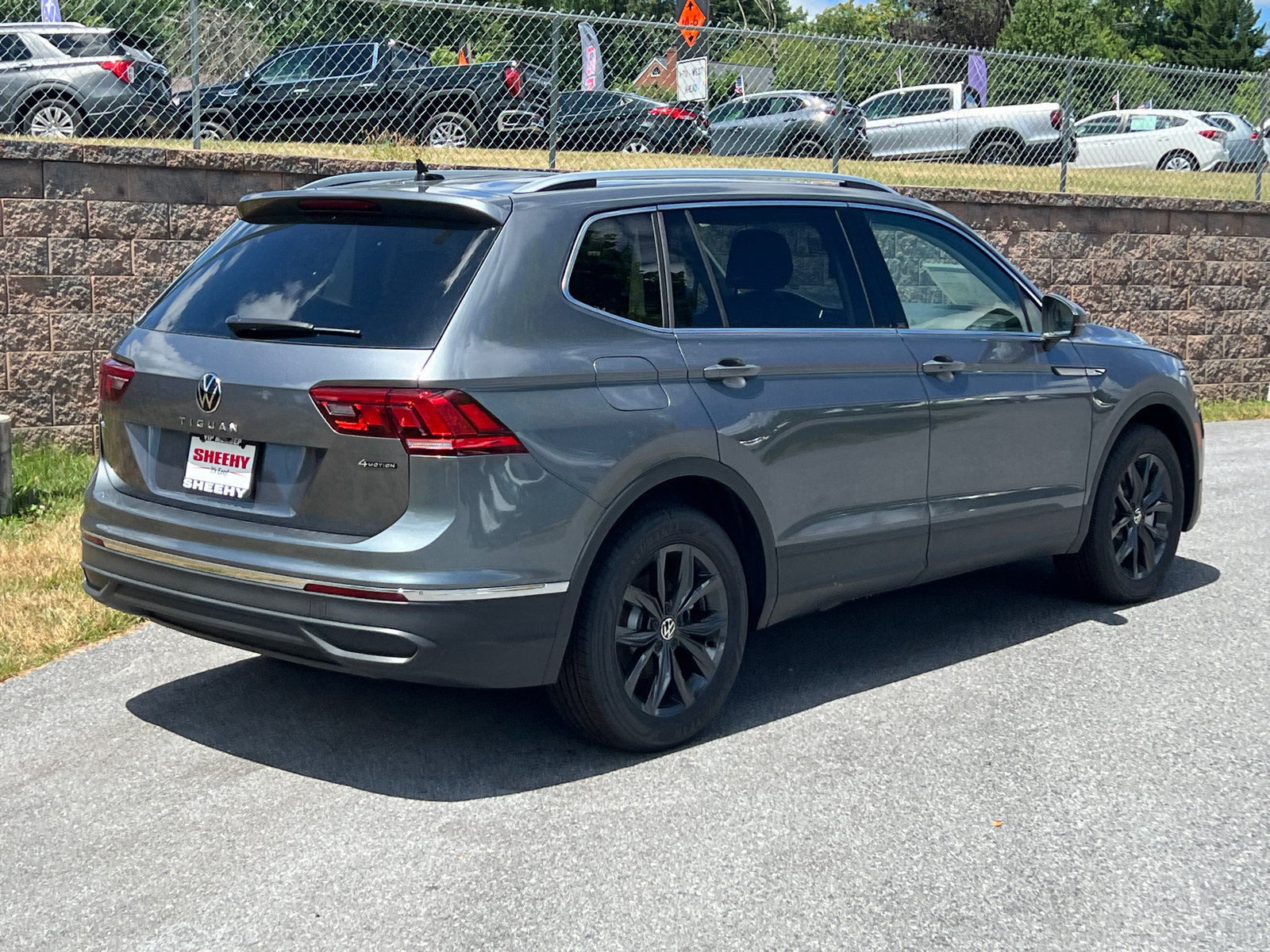 2024 Volkswagen Tiguan 2.0T SE 5