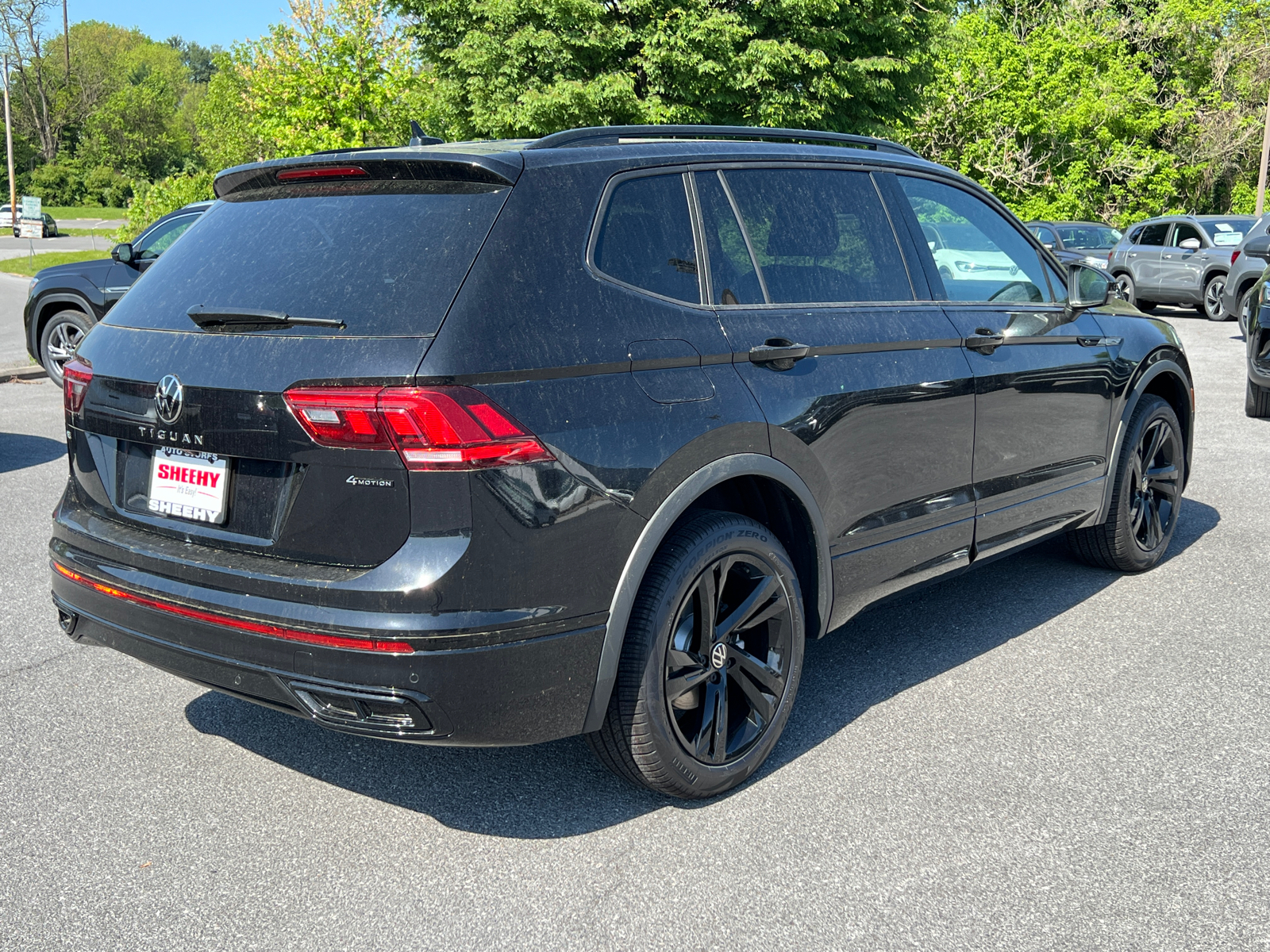 2024 Volkswagen Tiguan 2.0T SE R-Line Black 5