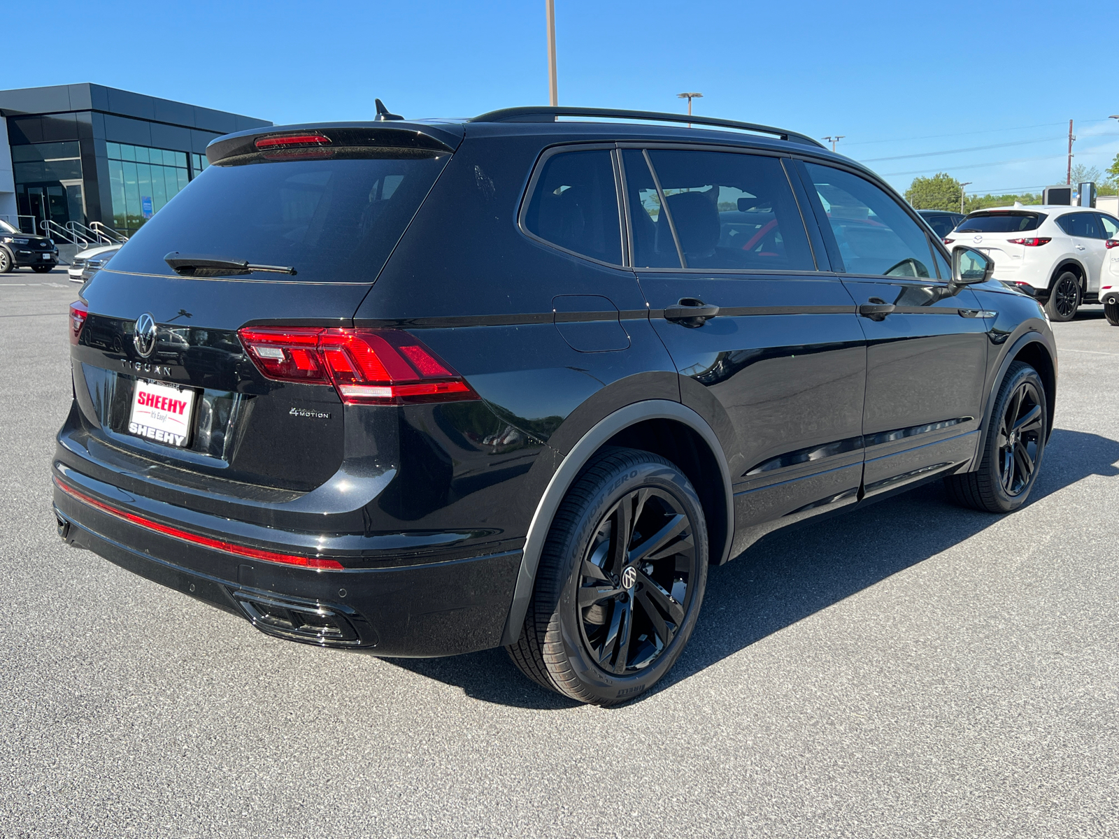 2024 Volkswagen Tiguan 2.0T SE R-Line Black 5