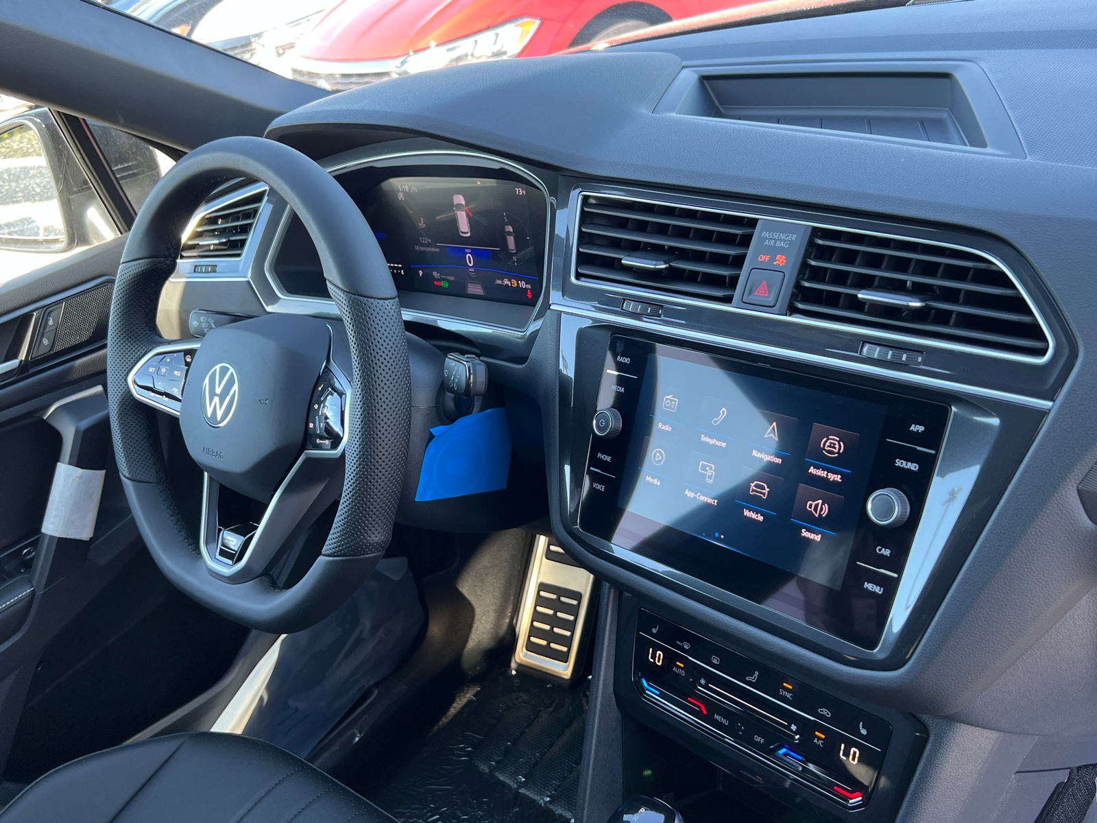 2024 Volkswagen Tiguan 2.0T SE R-Line Black 8