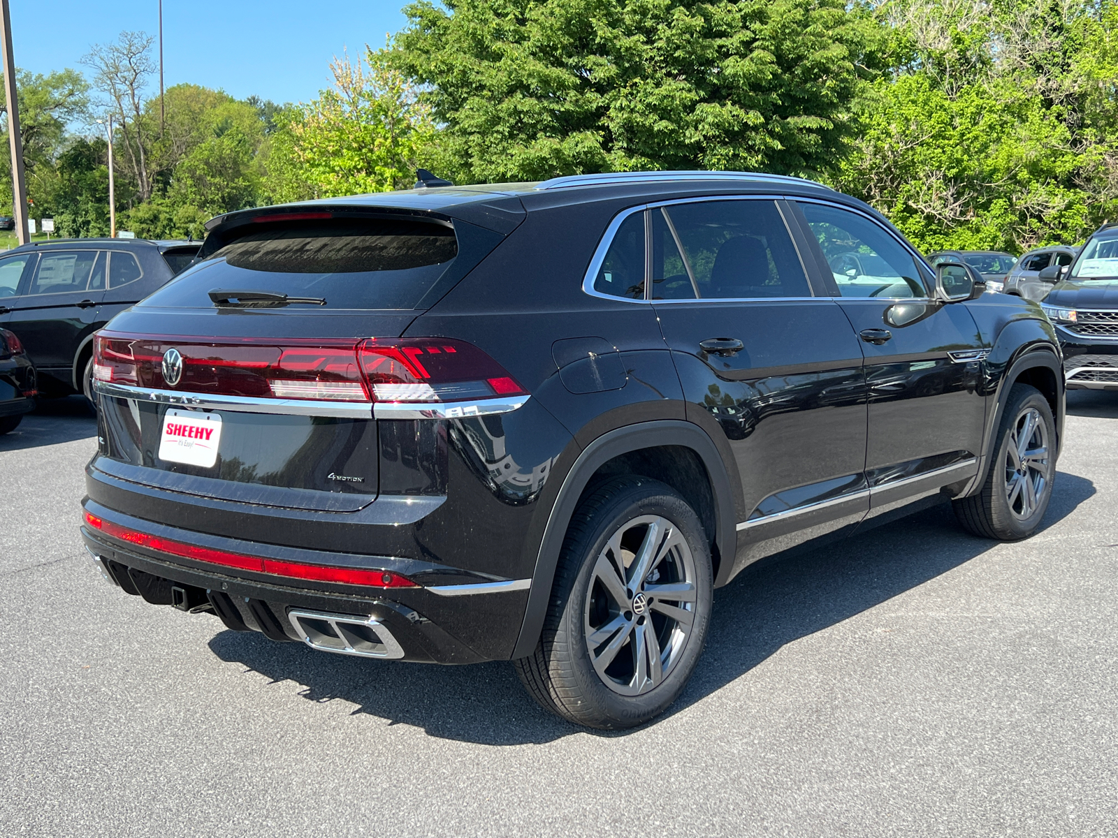 2024 Volkswagen Atlas Cross Sport 2.0T SEL R-Line 5