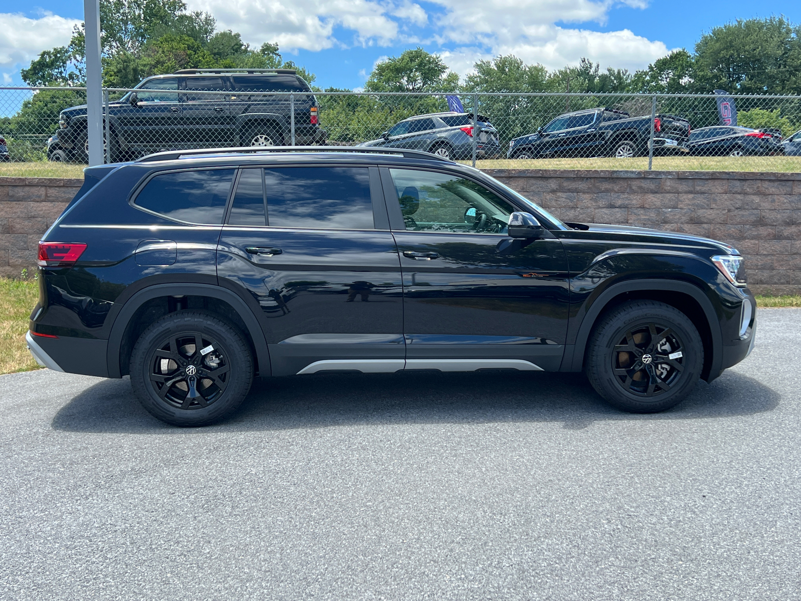 2024 Volkswagen Atlas 2.0T Peak Edition SEL 4