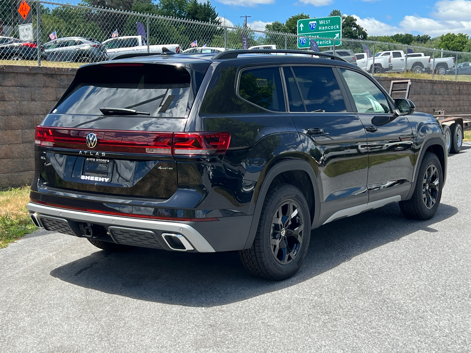 2024 Volkswagen Atlas 2.0T Peak Edition SEL 5