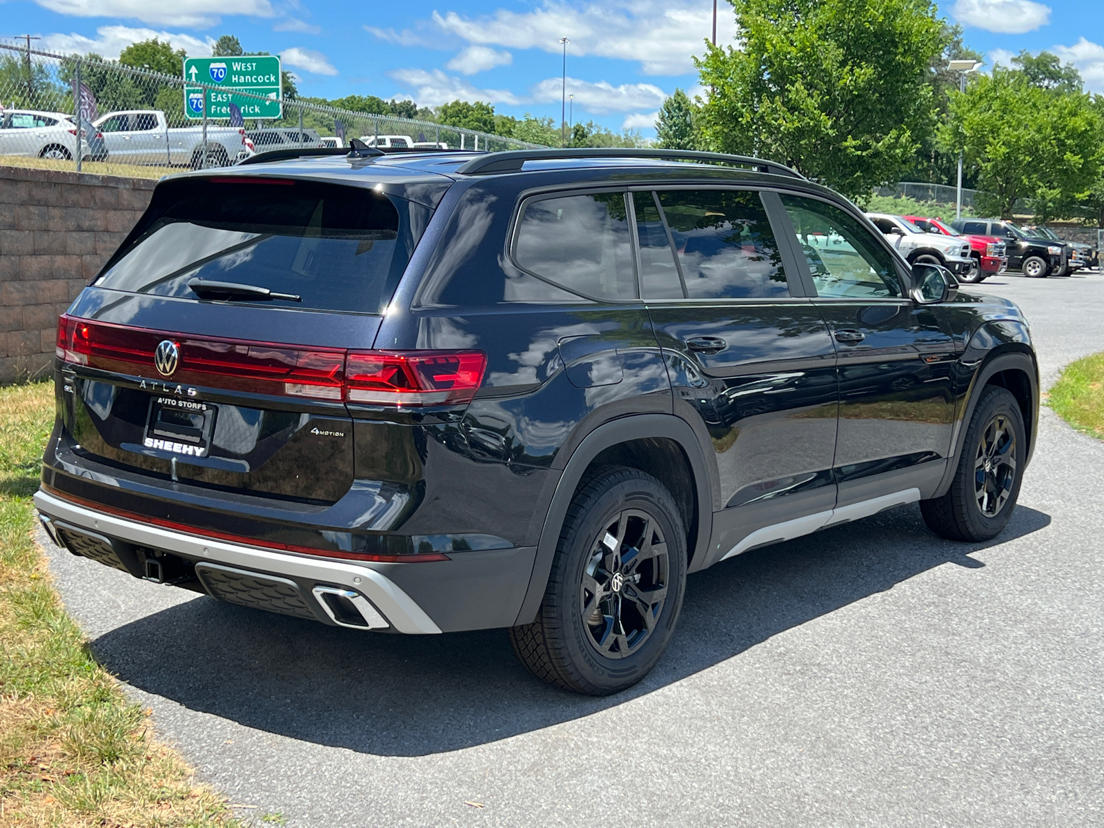 2024 Volkswagen Atlas 2.0T Peak Edition SEL 5