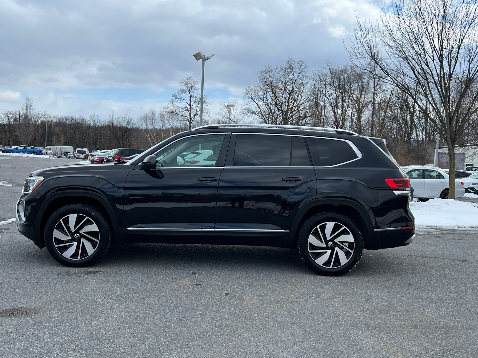 2024 Volkswagen Atlas  3