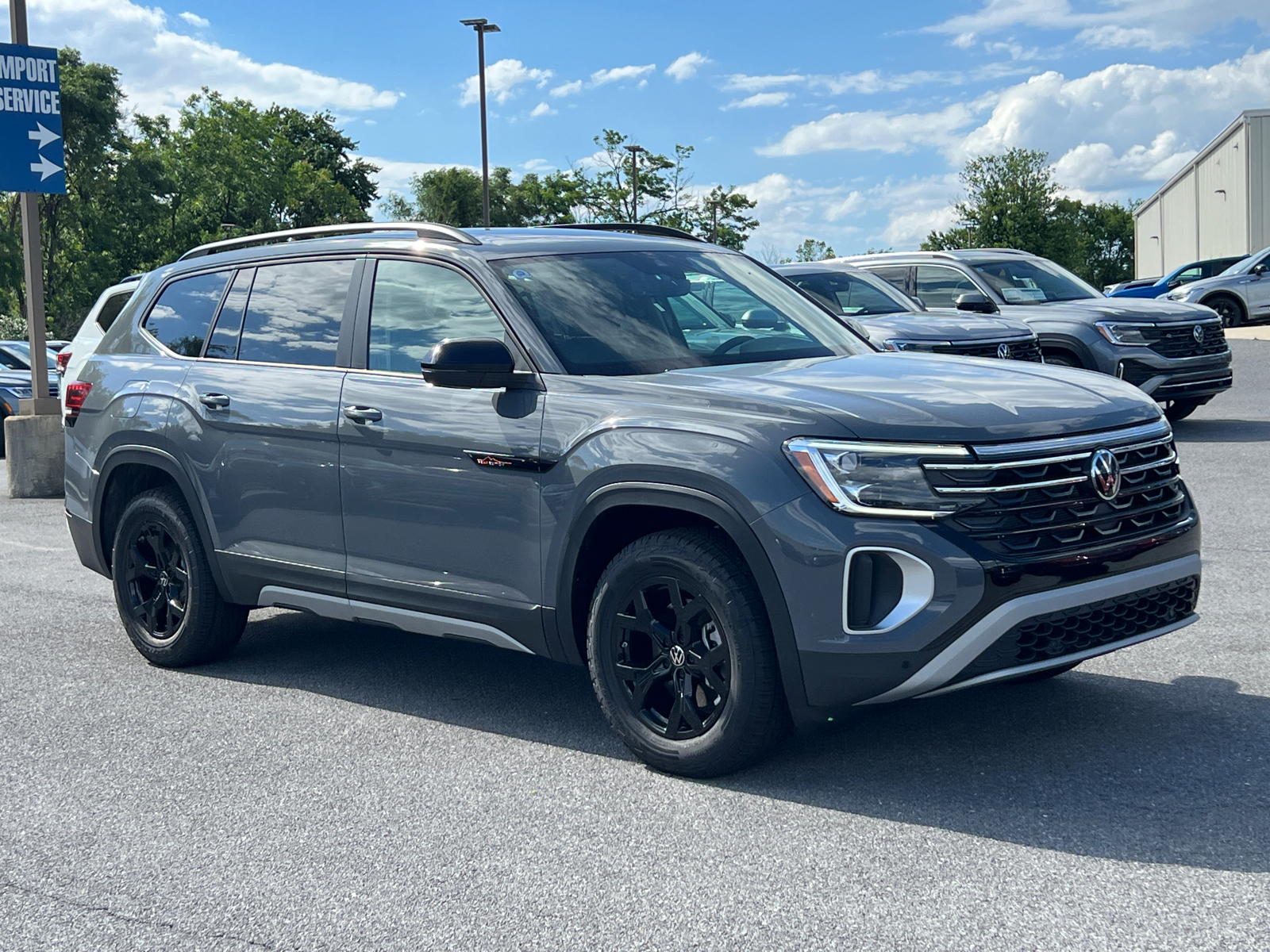 2024 Volkswagen Atlas 2.0T Peak Edition SE w/Technology 1