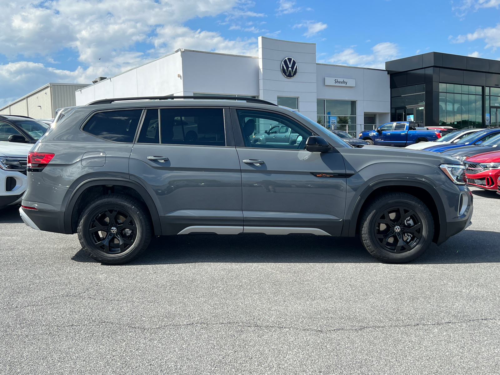 2024 Volkswagen Atlas 2.0T Peak Edition SE w/Technology 4