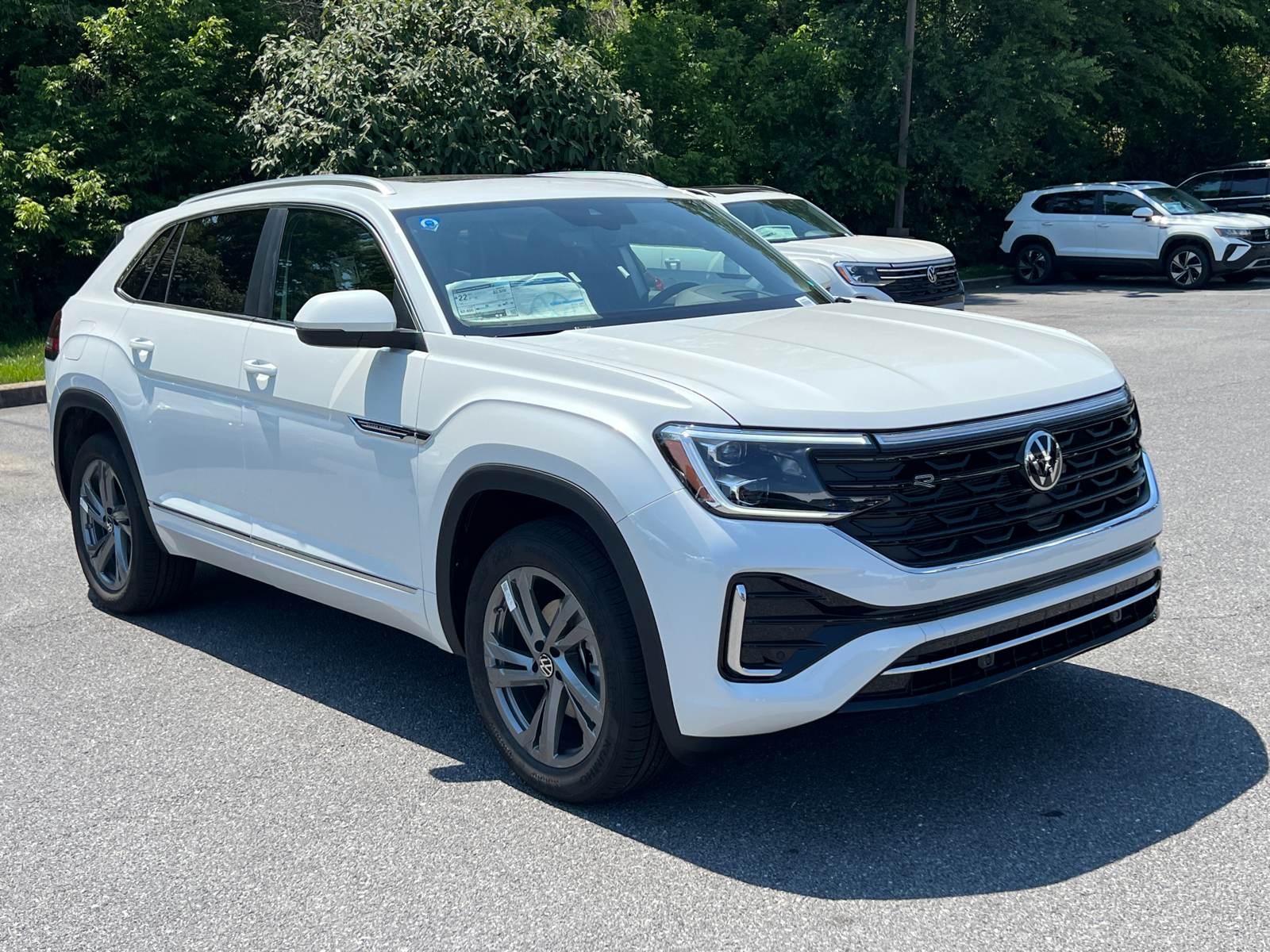 2024 Volkswagen Atlas Cross Sport 2.0T SEL R-Line 1