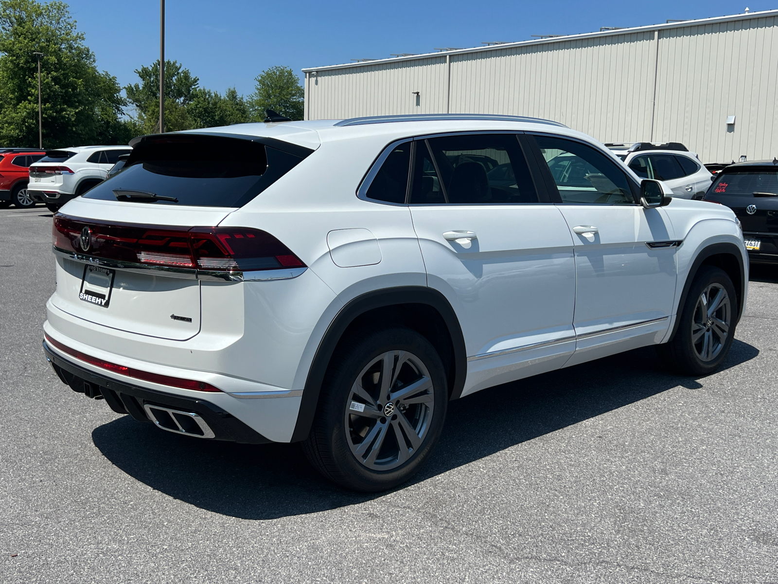 2024 Volkswagen Atlas Cross Sport 2.0T SEL R-Line 5