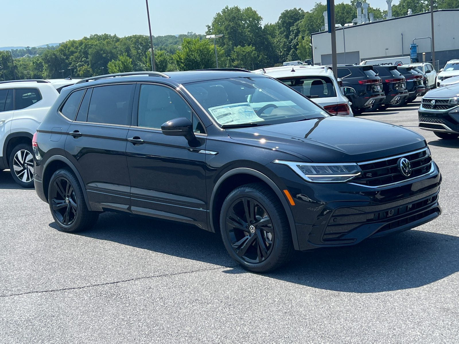 2024 Volkswagen Tiguan 2.0T SE R-Line Black 1