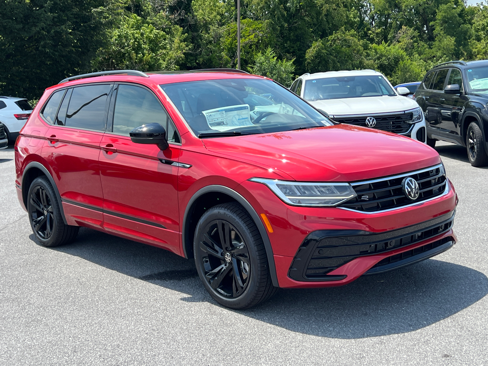 2024 Volkswagen Tiguan 2.0T SE R-Line Black 1