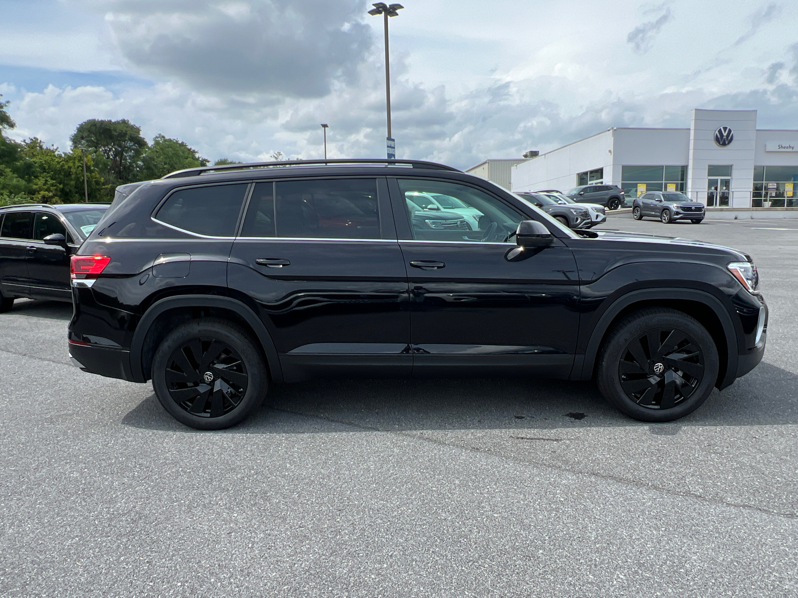 2024 Volkswagen Atlas 2.0T SE w/Technology 5