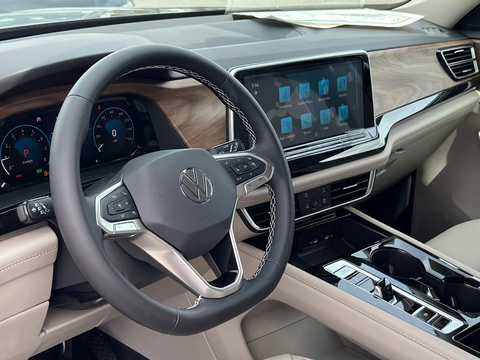 2024 Volkswagen Atlas 2.0T SE w/Technology 17