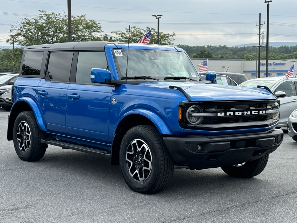 2022 Ford Bronco Outer Banks 1