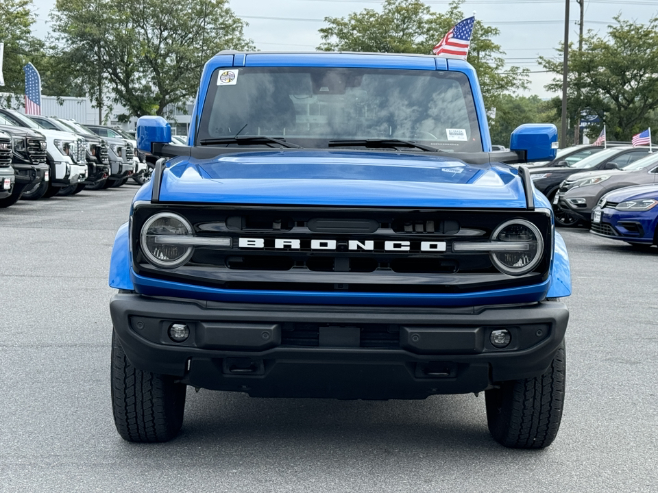 2022 Ford Bronco Outer Banks 2