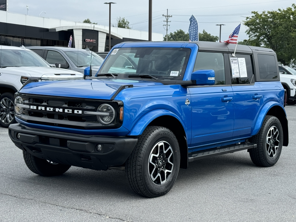 2022 Ford Bronco Outer Banks 3