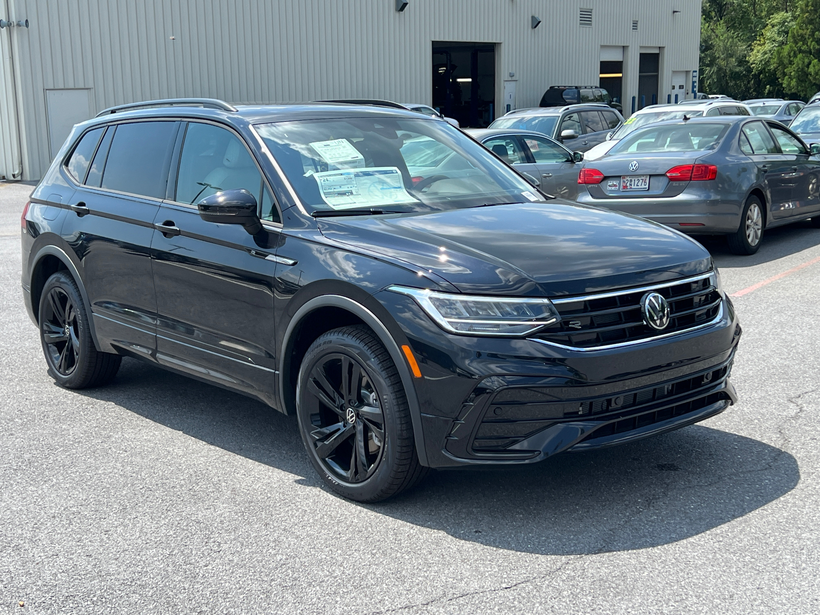 2024 Volkswagen Tiguan 2.0T SE R-Line Black 1