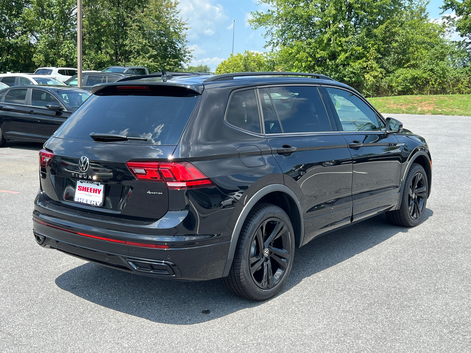 2024 Volkswagen Tiguan 2.0T SE R-Line Black 5