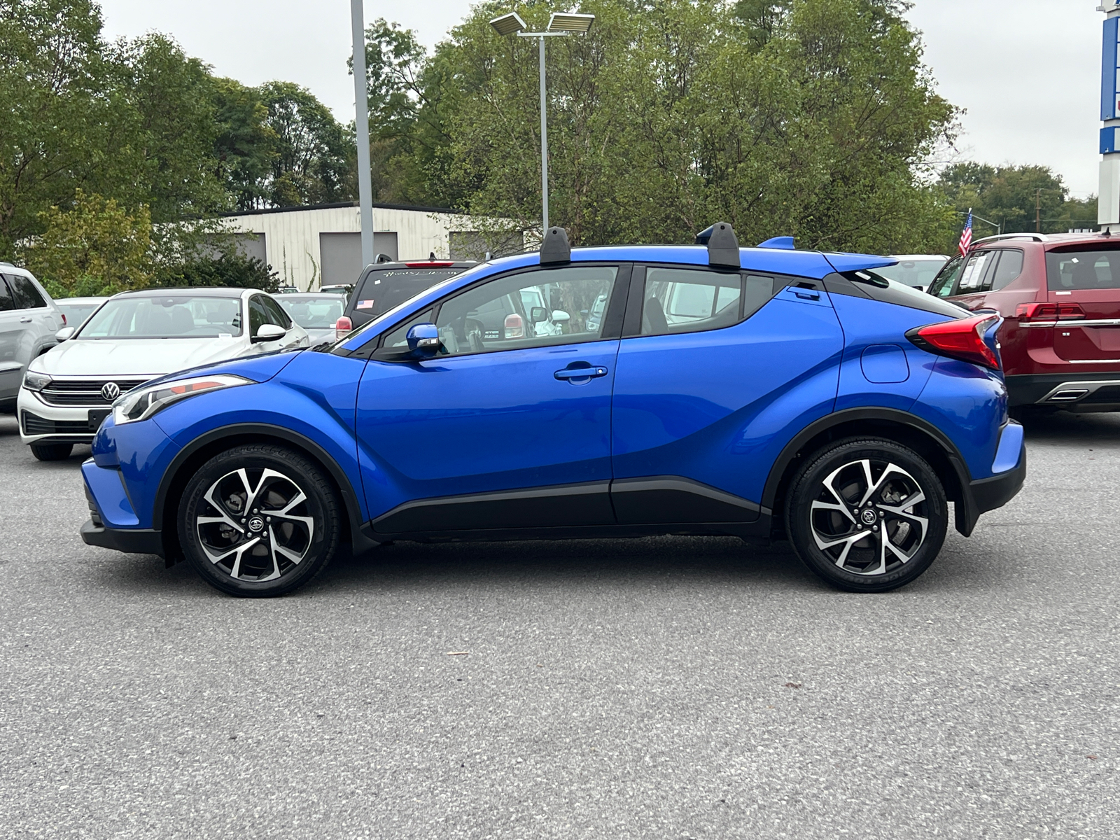 2019 Toyota C-HR XLE 3