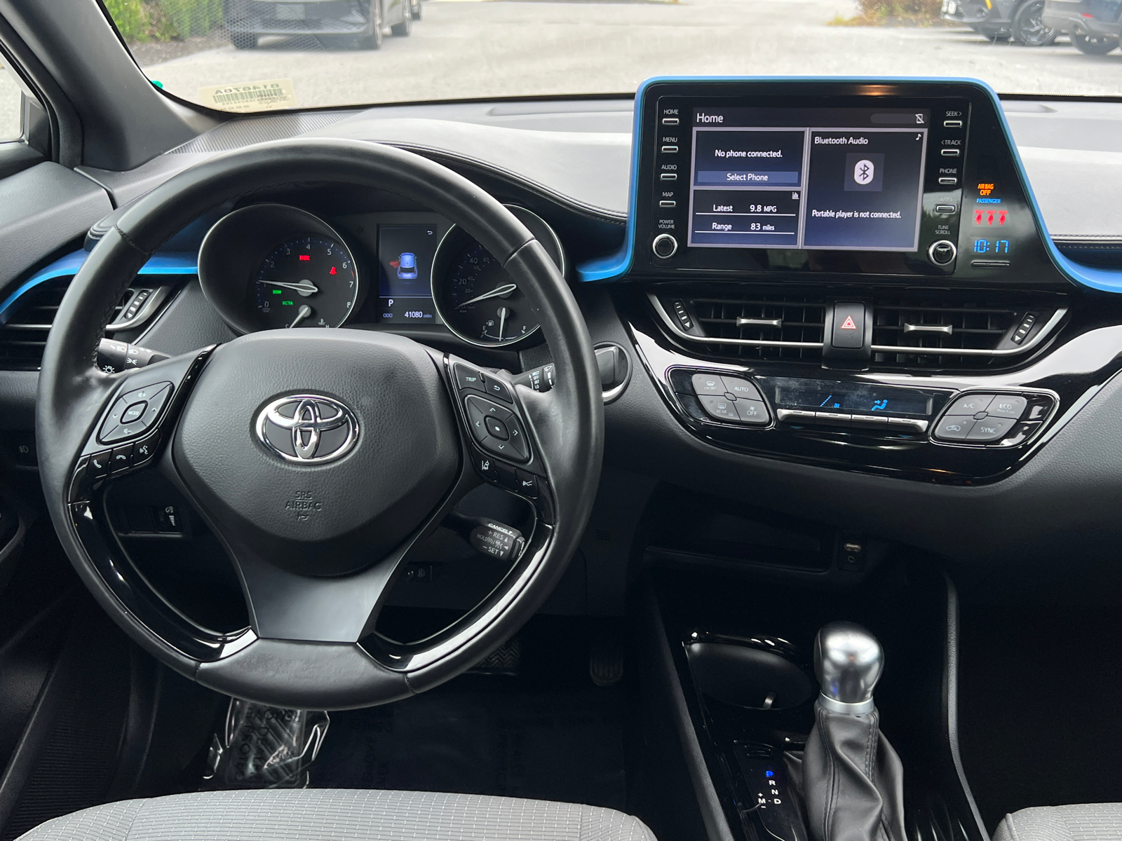 2019 Toyota C-HR XLE 16