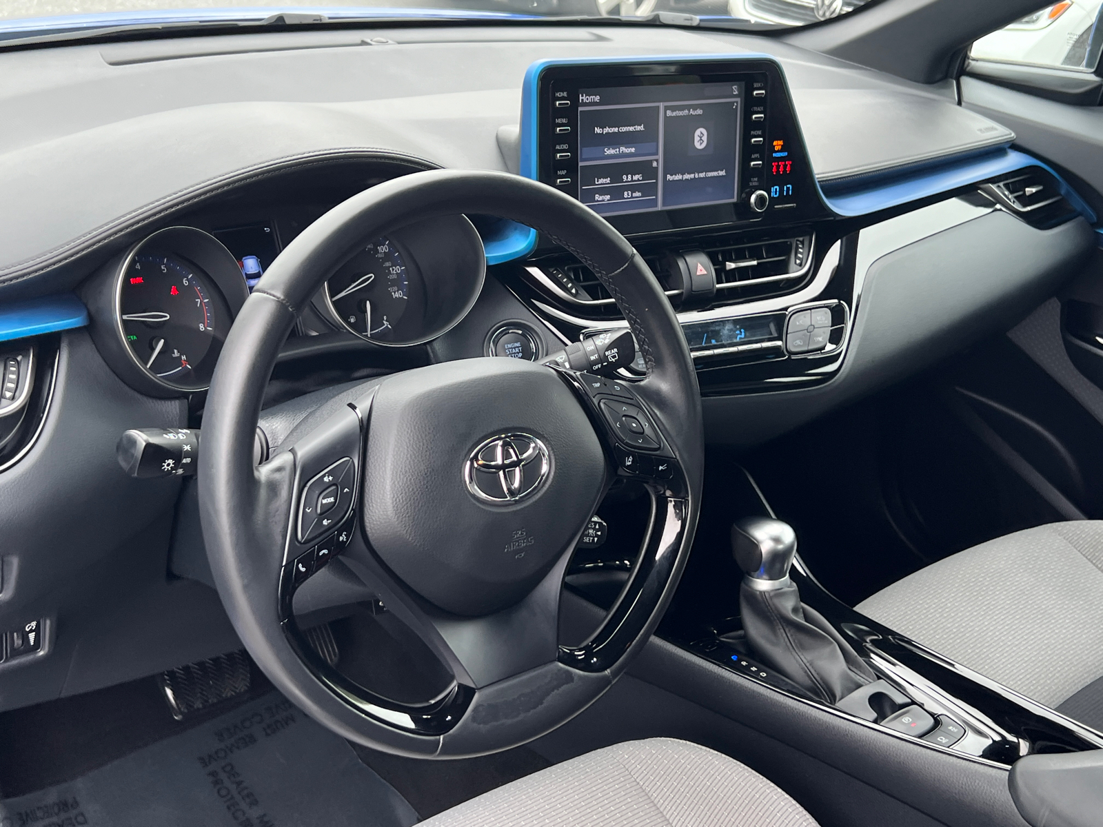 2019 Toyota C-HR XLE 19