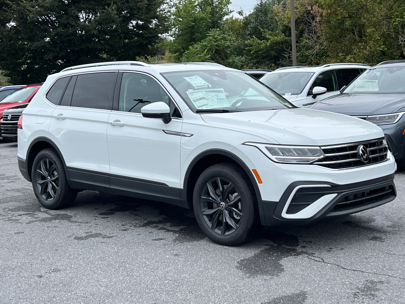 2024 Volkswagen Tiguan 2.0T SE 1