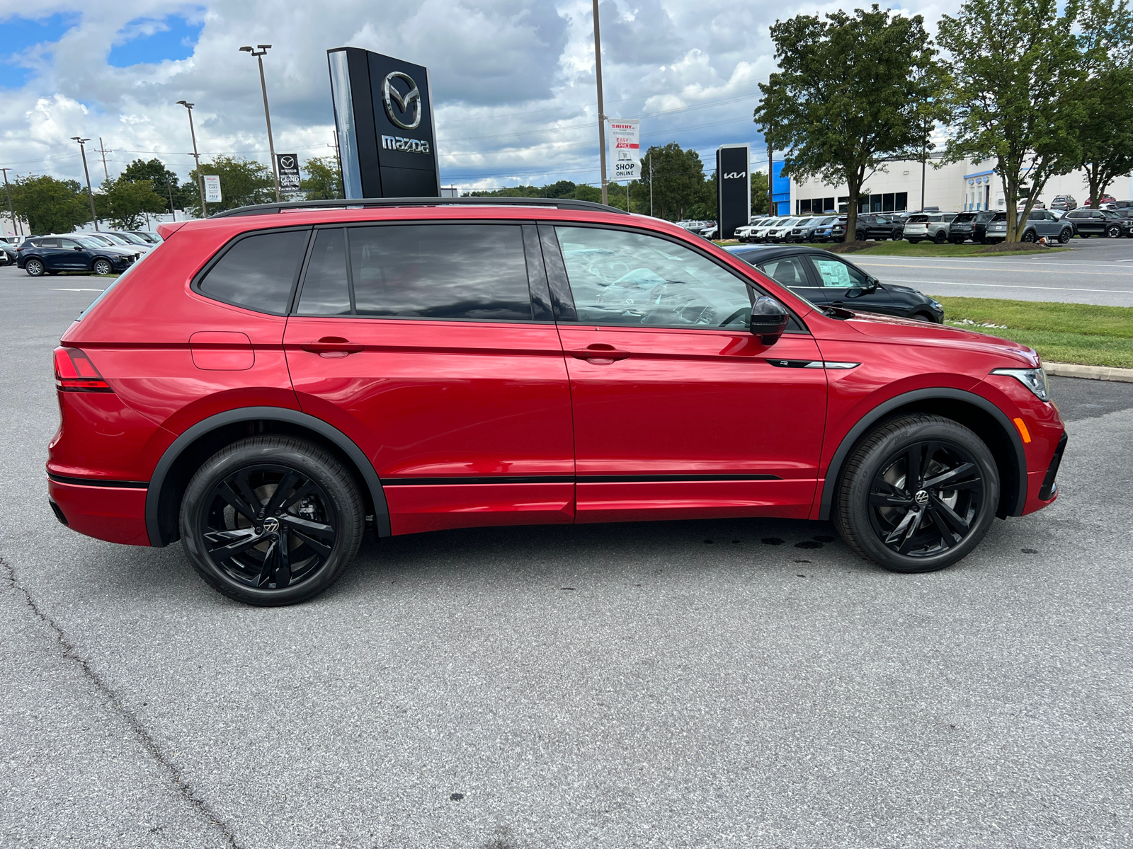 2024 Volkswagen Tiguan 2.0T SE R-Line Black 4