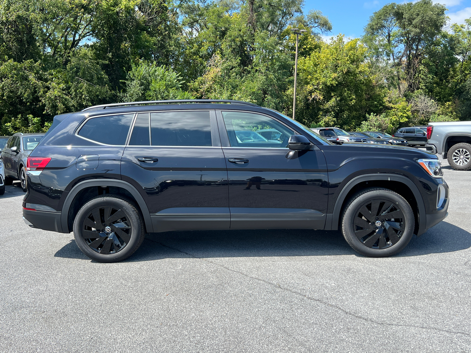 2024 Volkswagen Atlas 2.0T SE w/Technology 4