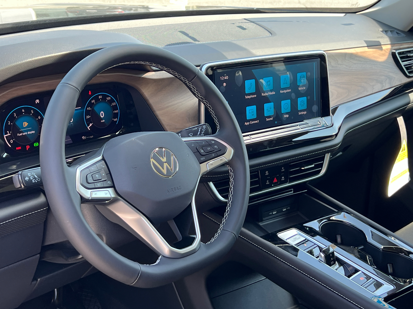 2024 Volkswagen Atlas 2.0T SE w/Technology 14