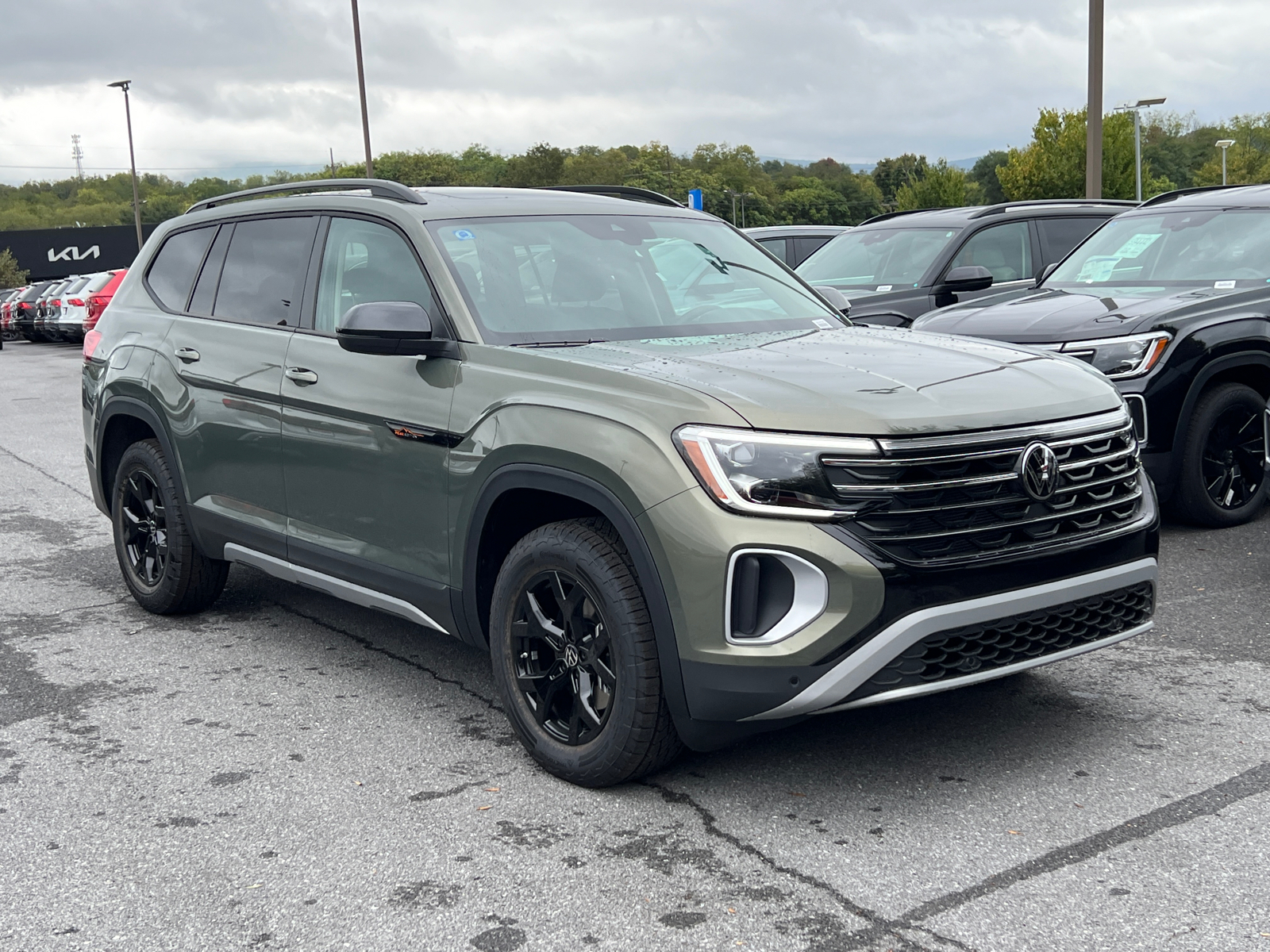 2024 Volkswagen Atlas 2.0T Peak Edition SE w/Technology 1