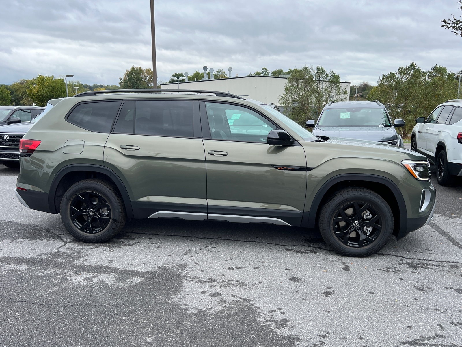 2024 Volkswagen Atlas 2.0T Peak Edition SE w/Technology 2