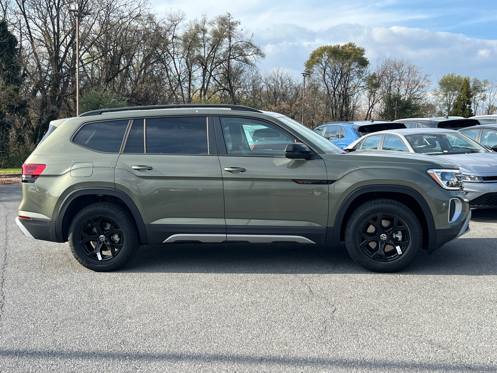 2024 Volkswagen Atlas 2.0T Peak Edition SE w/Technology 2