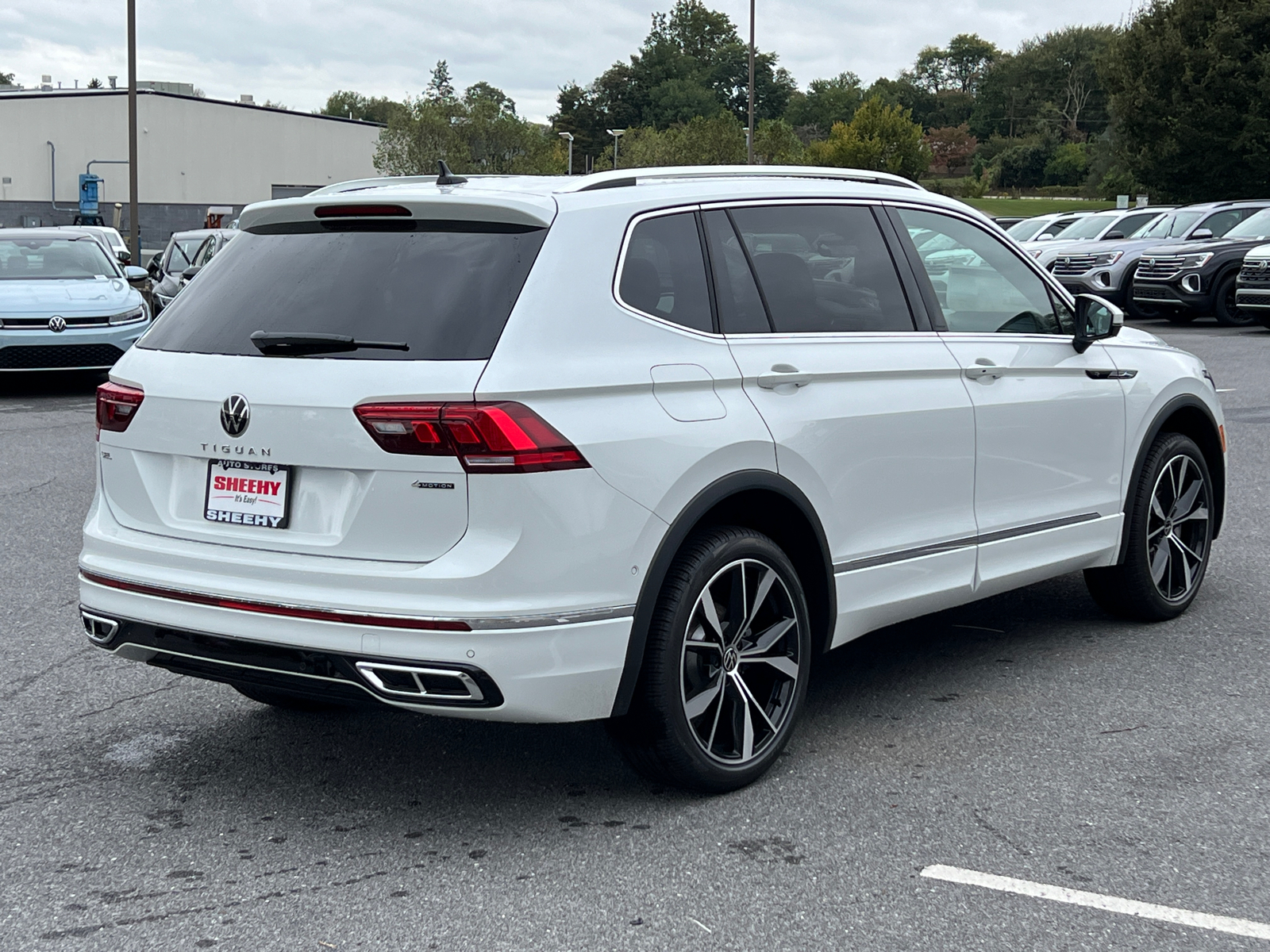 2024 Volkswagen Tiguan 2.0T SEL R-Line 3