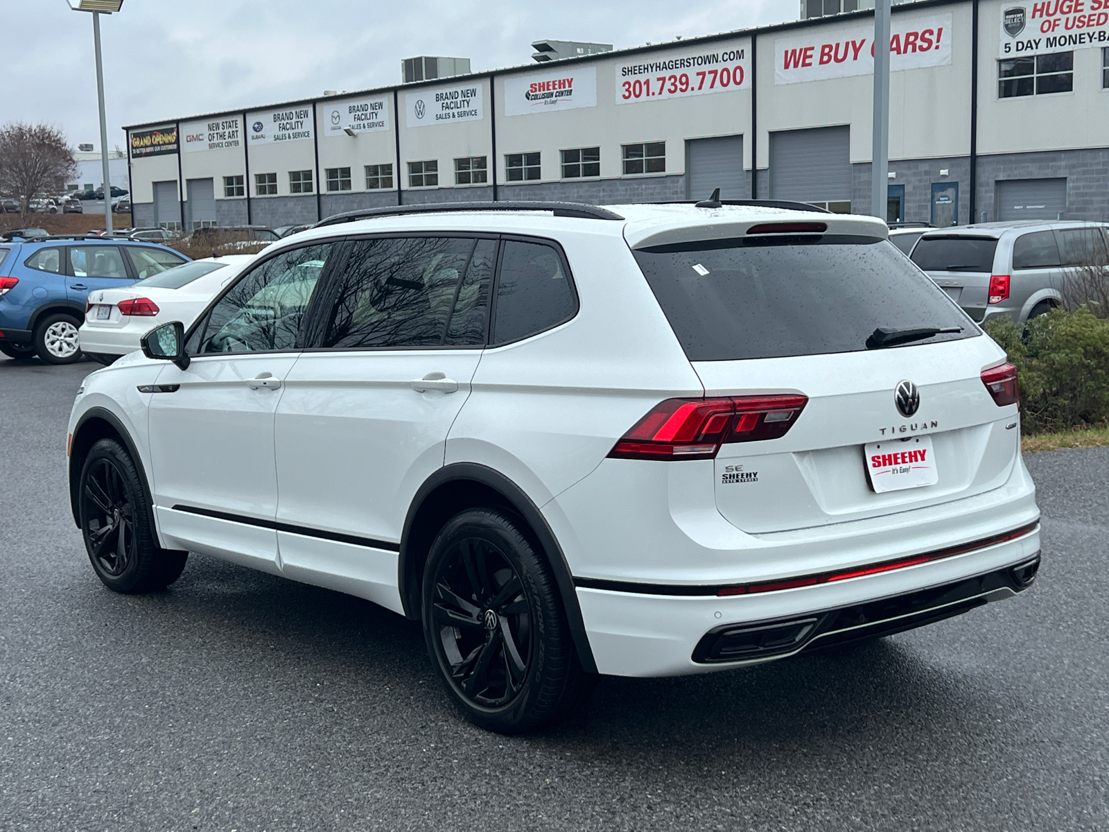 2023 Volkswagen Tiguan 2.0T SE R-Line Black 4