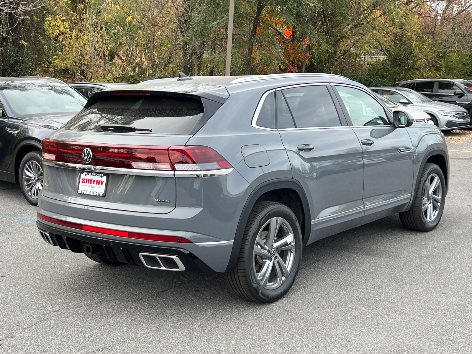 2024 Volkswagen Atlas Cross Sport 2.0T SEL R-Line 3