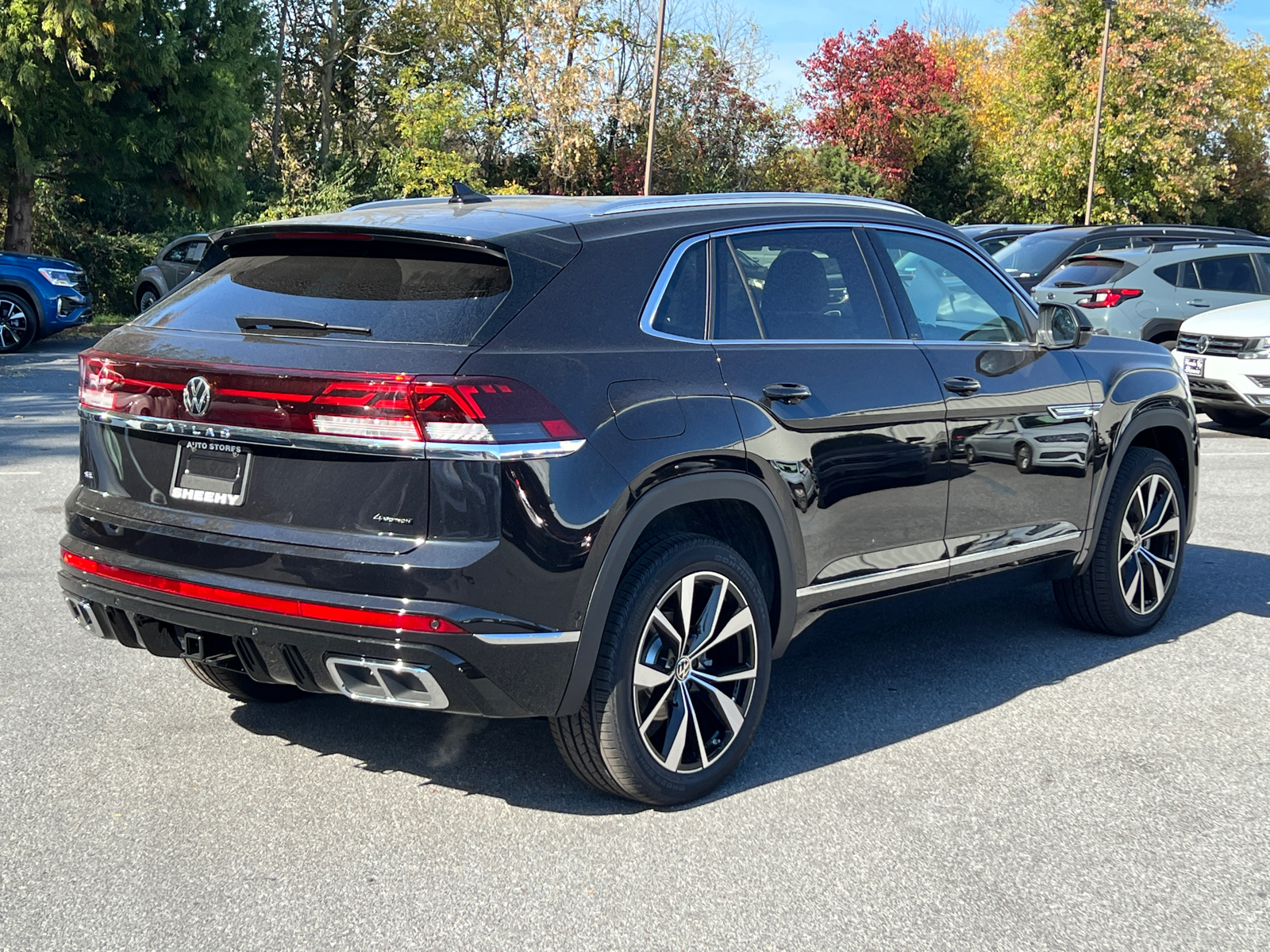 2024 Volkswagen Atlas Cross Sport 2.0T SEL Premium R-Line 3