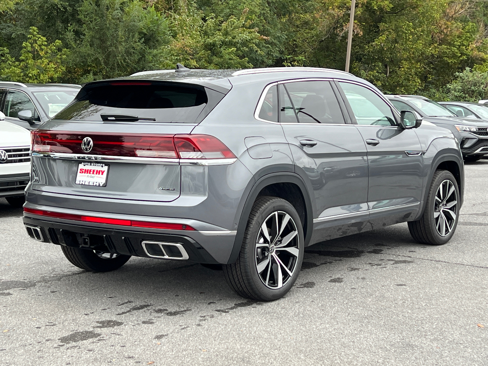 2024 Volkswagen Atlas Cross Sport 2.0T SEL Premium R-Line 3