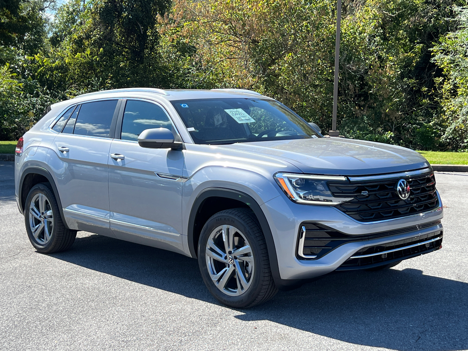 2024 Volkswagen Atlas Cross Sport 2.0T SEL R-Line 1