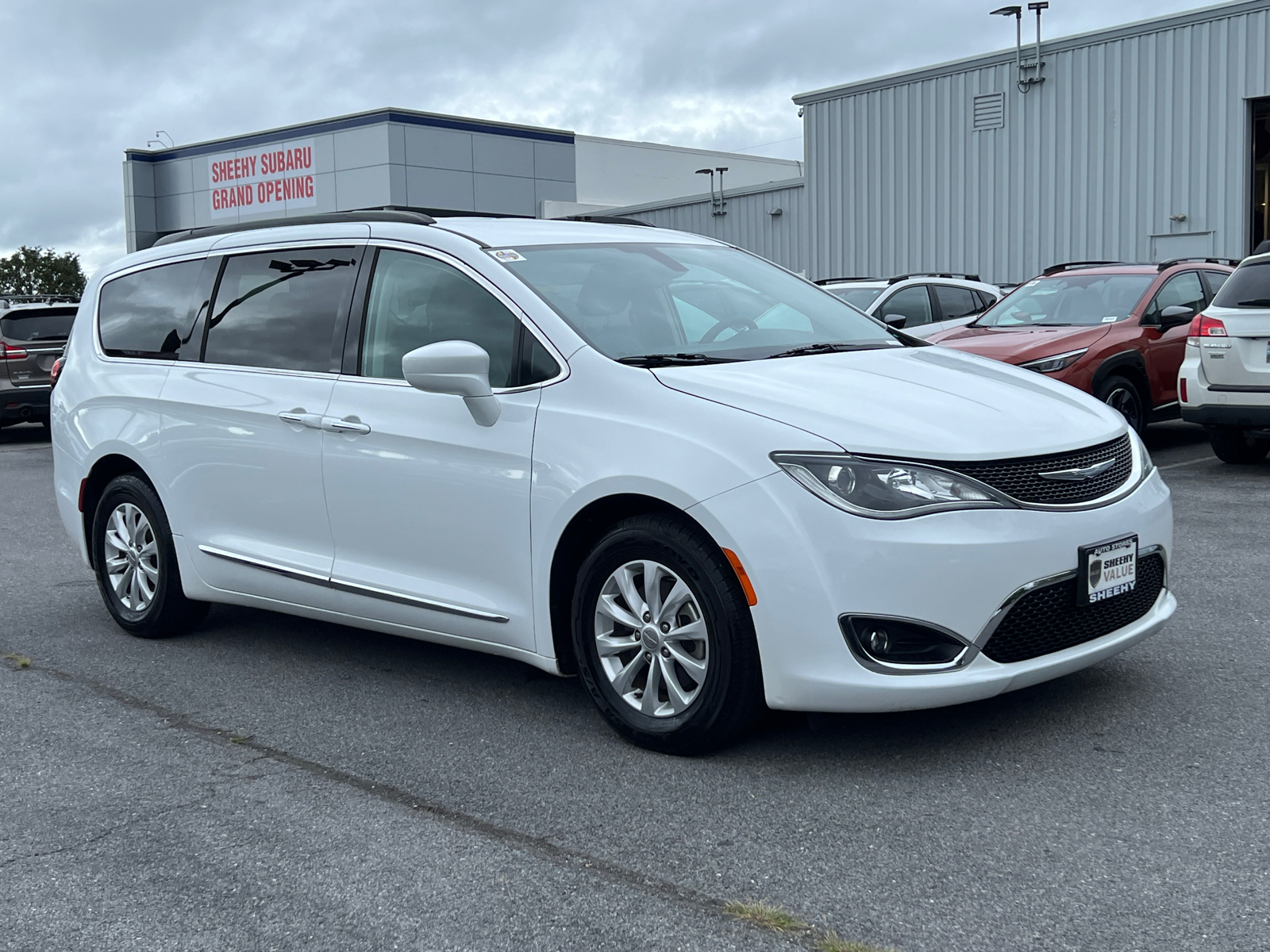 2017 Chrysler Pacifica Touring L 1