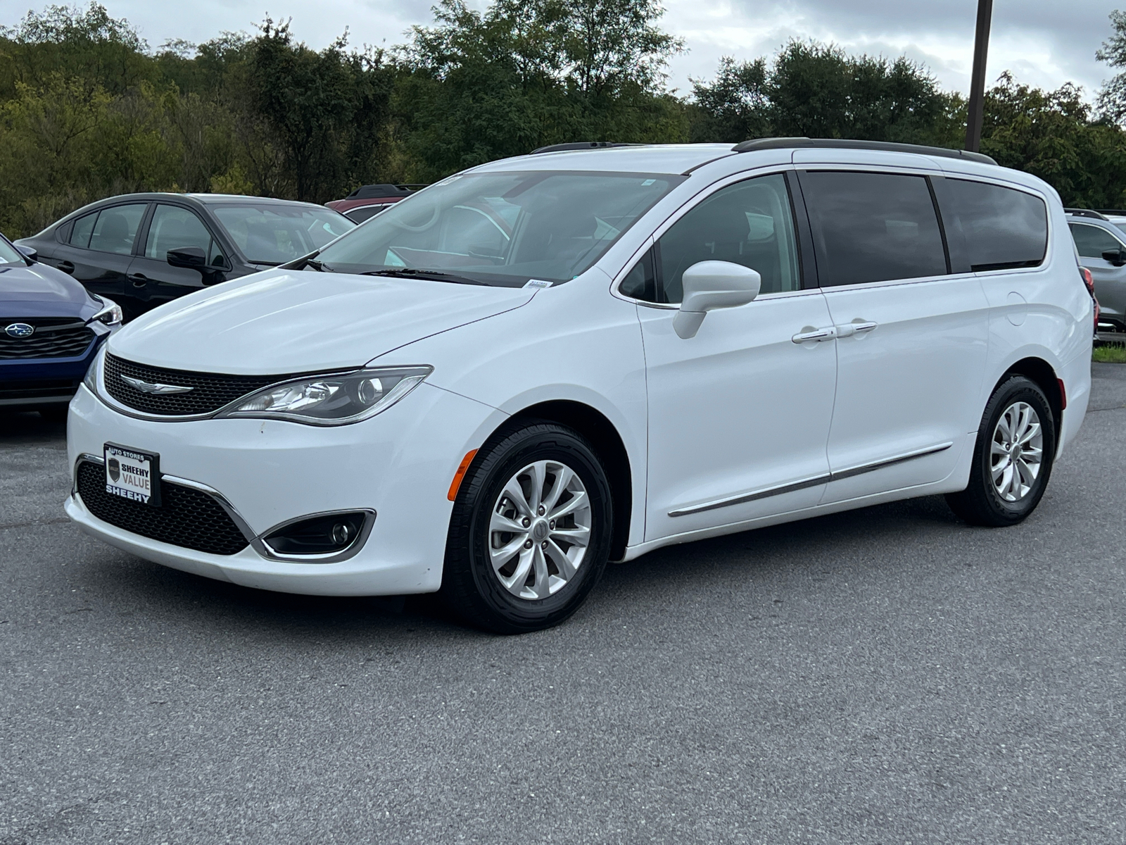 2017 Chrysler Pacifica Touring L 2